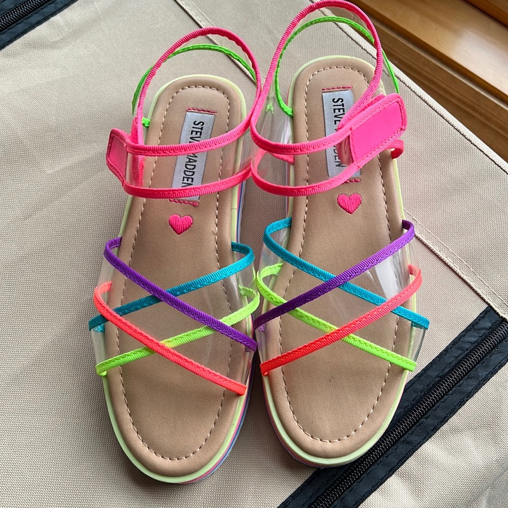 Girls size 2 Steve Madden sandals